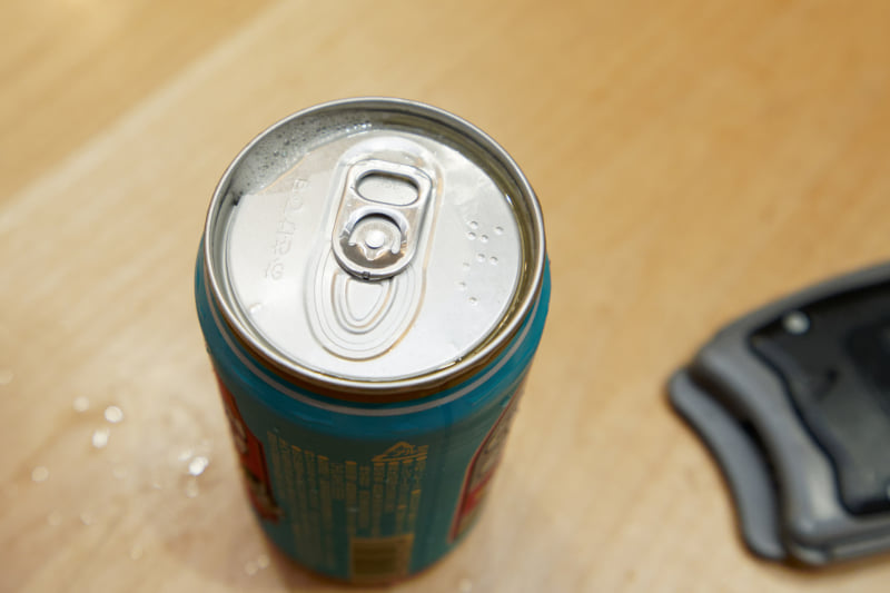 音が聞こえて缶が柔らかくなったらカットできている