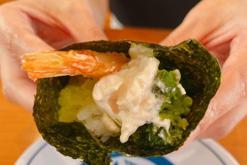 「えび天手巻き」＋「ブロッコリーサラダ」