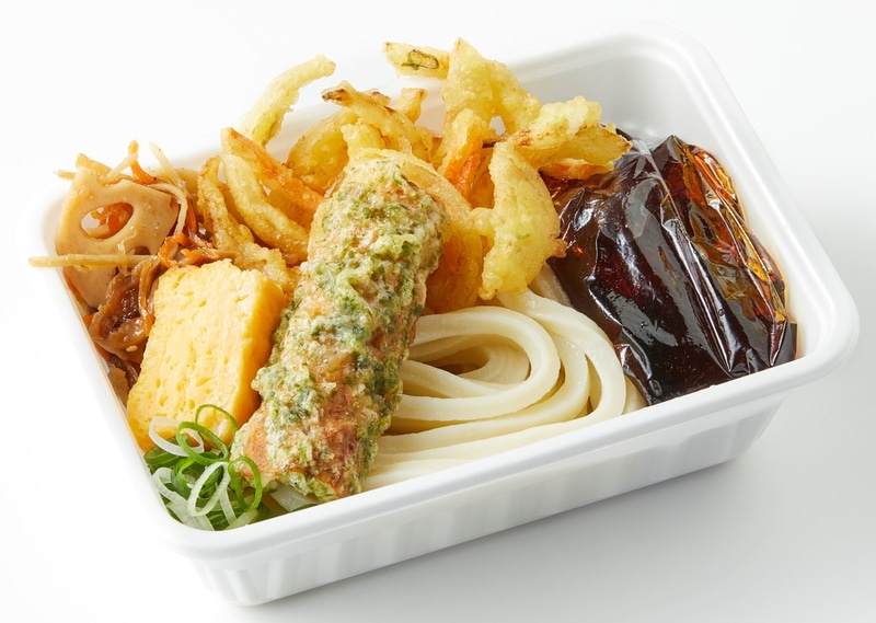 2種の天ぷらと定番おかずのうどん弁当