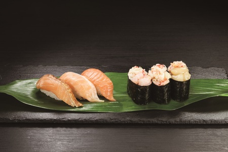 回転寿司チェーン「くら寿司」が「超三貫フェア」を実施する