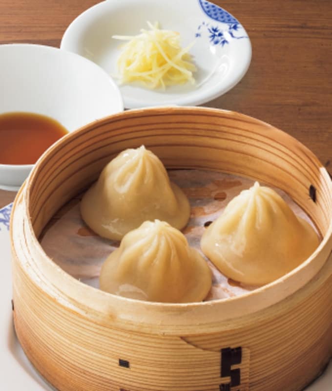 「小籠包 3コ」（329円）