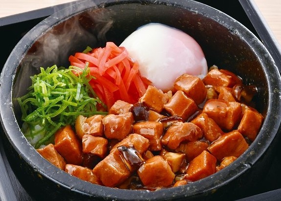 「石焼ルーローハン」（658円）