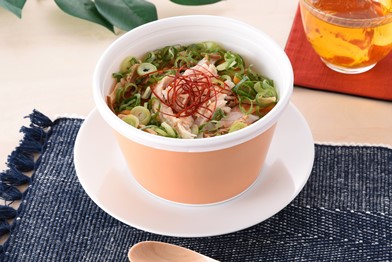 「鶏の旨みが決め手のサムゲタン風雑穀スープ」（398円）