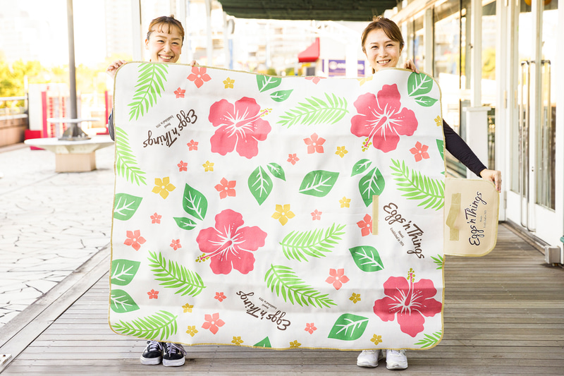 Eggs'n Thingsの「レジャーシート」