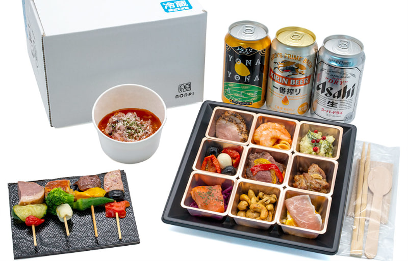 食べ物と飲み物がまとめて届く
