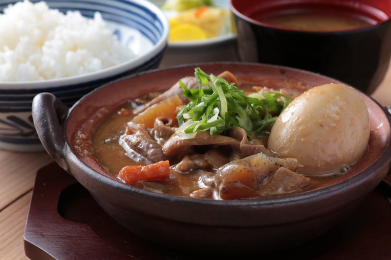 上州名物 もつ煮定食（画像は煮玉子付き）