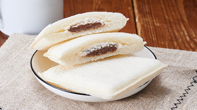 「ランチパック ティラミス風味 2個」（108円、12月8日発売）