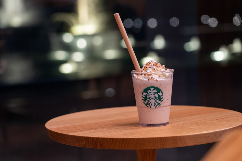 オリジナルビバレッジの「和三盆 アーモンドミルク フラペチーノ」は砕いたアーモンドの食感が絶妙