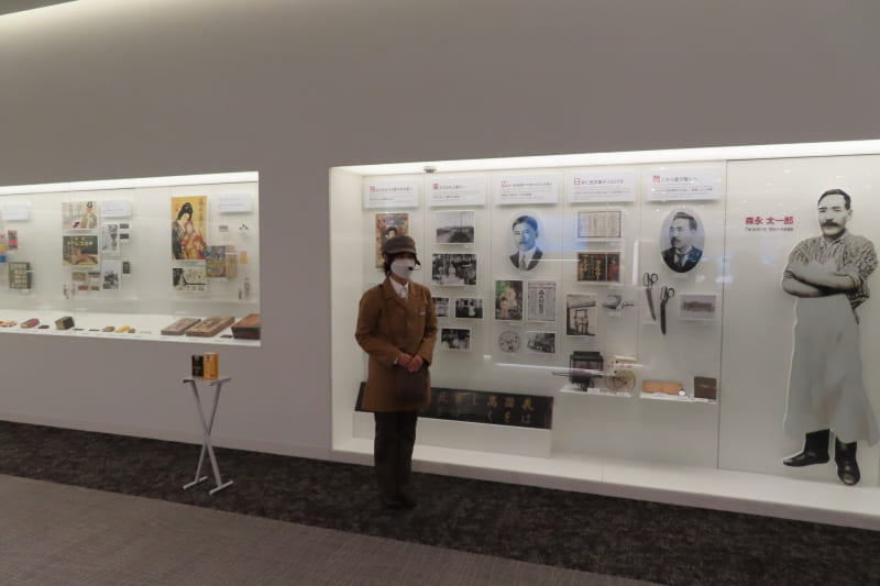 同社のお菓子作りの歴史がわかるコーナー