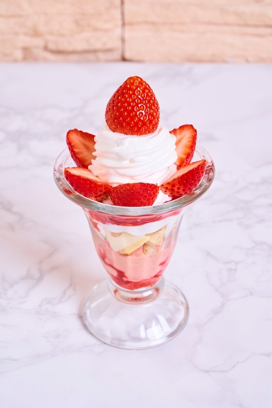 いちごのパフェ（760円）