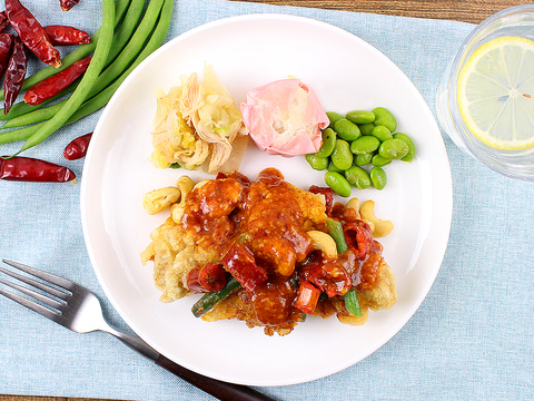 冷凍弁当の Nosh ナッシュ に 唐辛子の旨辛からあげ など新メニュー3品 グルメ Watch