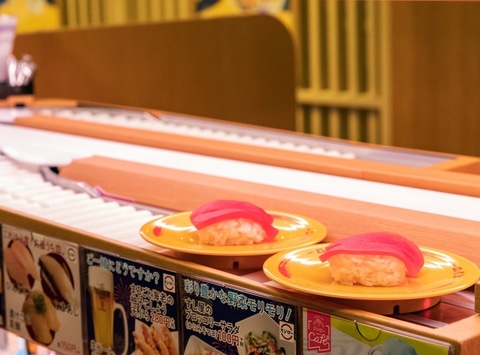 スシロー、デリバリー配達員も自動土産ロッカーからおすしを