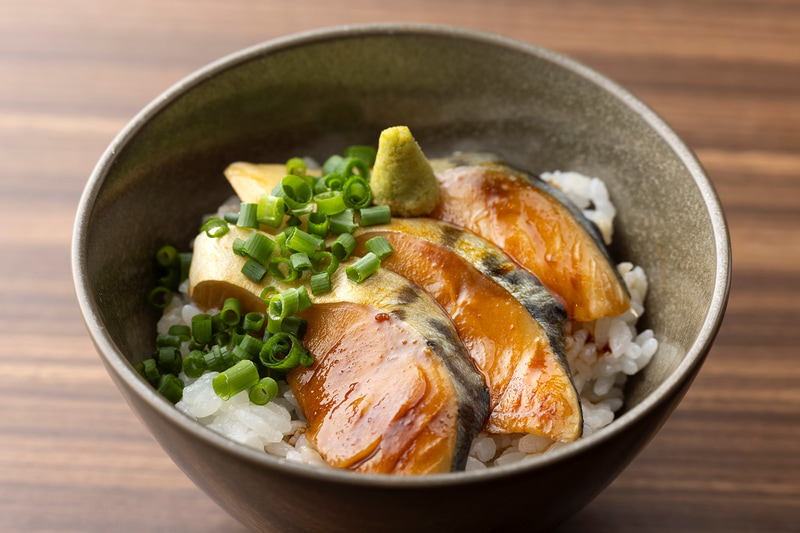 八戸銀サバトロづけ丼
