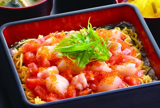 「彩り海鮮ばらちらし」（988円）