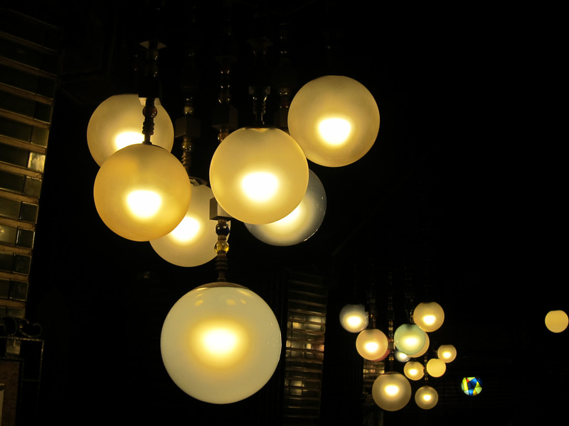 「豊穣と収穫」がコンセプト。「大麦」「葡萄の房」「ビールの泡」などをモチーフにしたデザインが施されている