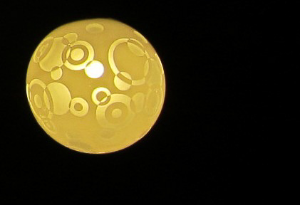 「豊穣と収穫」がコンセプト。「大麦」「葡萄の房」「ビールの泡」などをモチーフにしたデザインが施されている