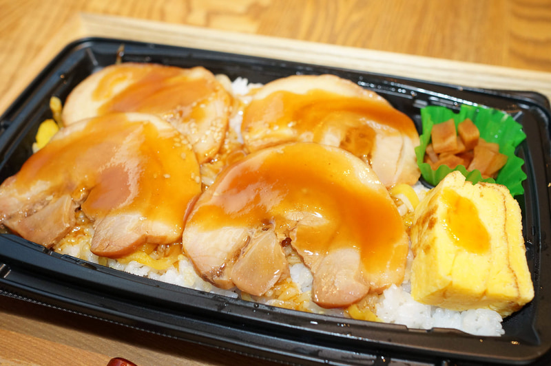 こちらもタレをたっぷりかけ、ご飯もタレを味わえるようにしたい