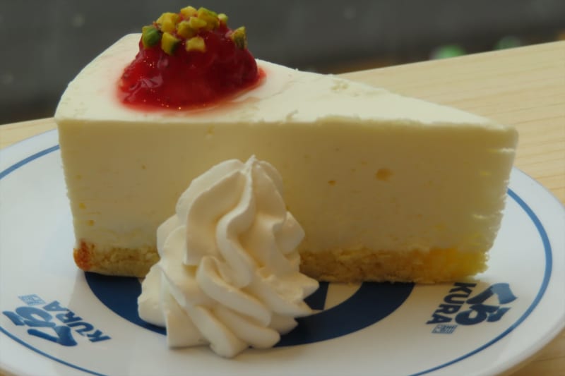 いちごのホワイトアイスケーキ