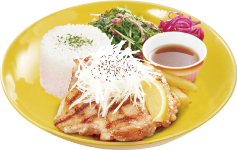 「山盛り白髪ねぎの直火焼グリルチキンプレート」（968円）