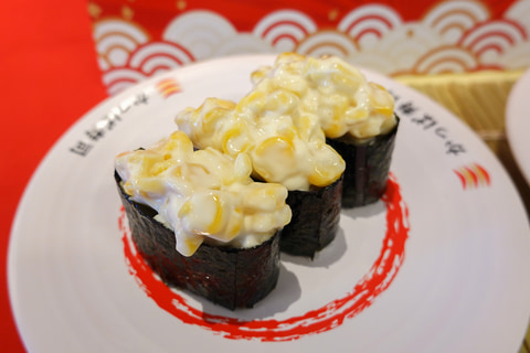 かっぱ寿司 感動コーン サーモン を3貫に増量してお値段そのまま110円 店内仕込みにこだわった人気の2商品 グルメ Watch