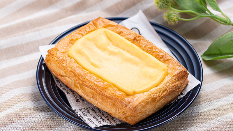 「VLベイクドチーズケーキ風デニッシュ」（108円）