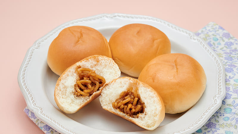 「VLミニやきそばパン」（108円）