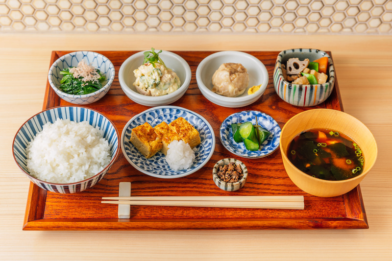 「小鉢定食」（980円）