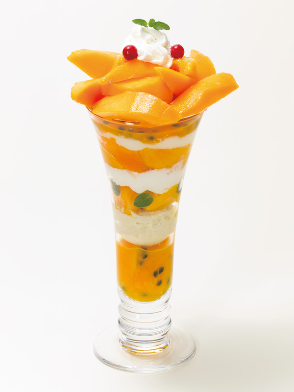 「Royal Host'sアップルマンゴーパフェ」（1738円）