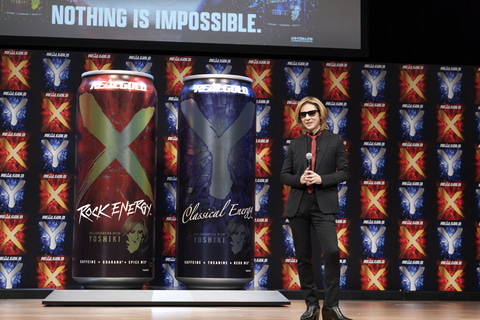 X JAPAN・YOSHIKIとコカ・コーラがタッグ！ ロックの高揚感