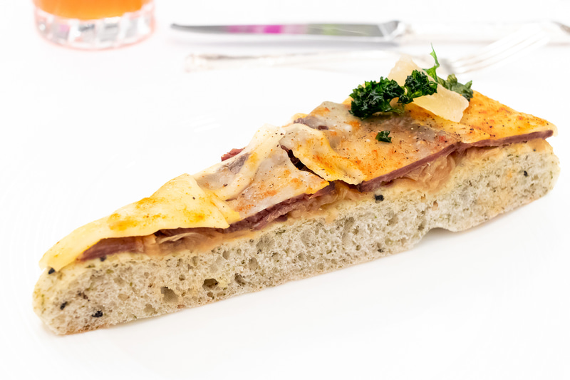 新作の「ピピカウラ パストラミ/オープンサンド」