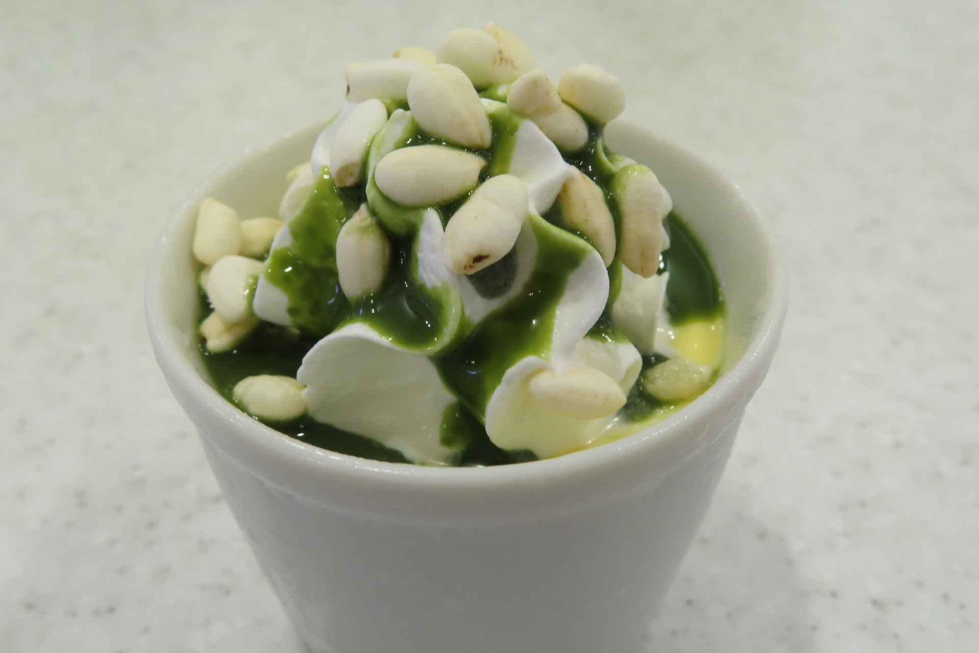 プレミアムホイッププリン 宇治抹茶ソースがけ