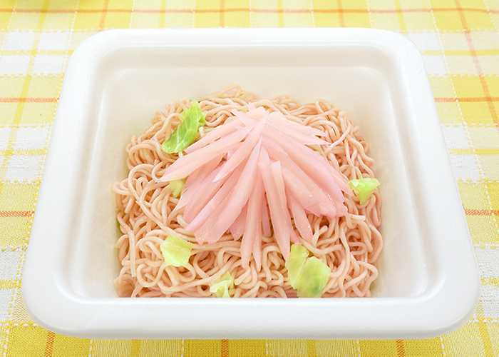 追い新生姜した「岩下の新生姜味 塩焼そば」