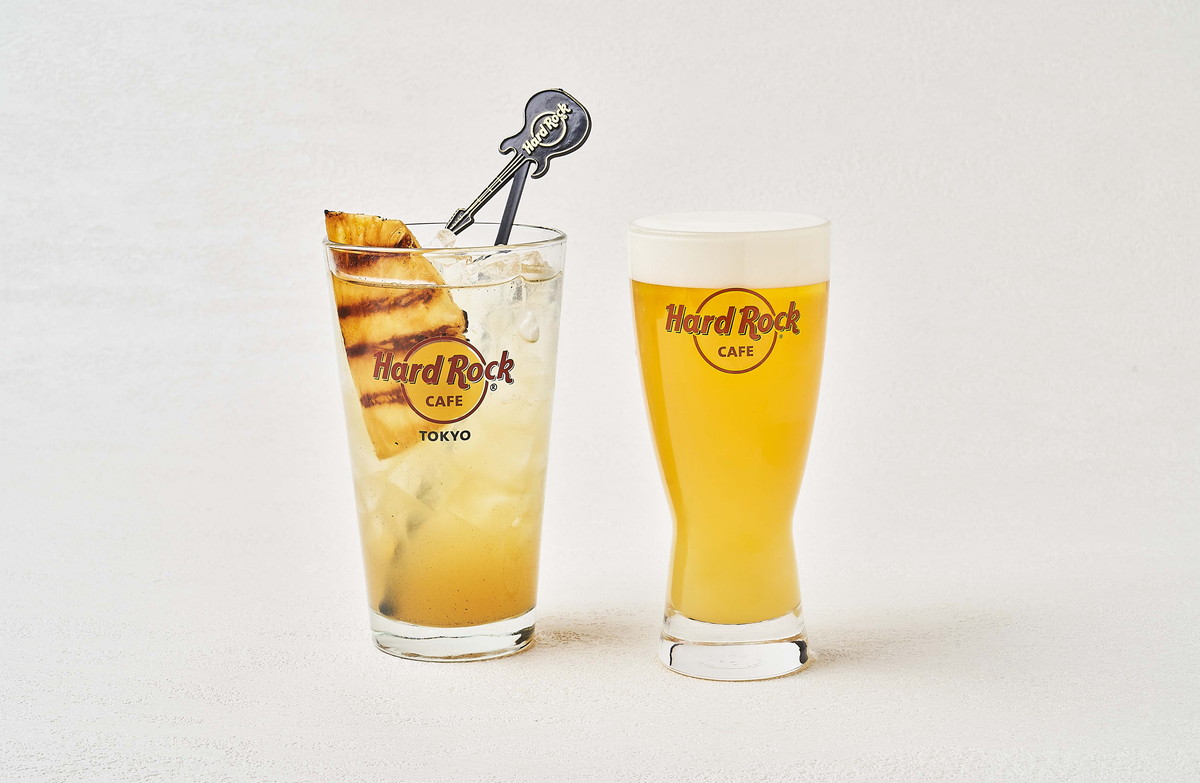 「パイナップルレモネード」（990円）/「パイナップルビール」（880円）