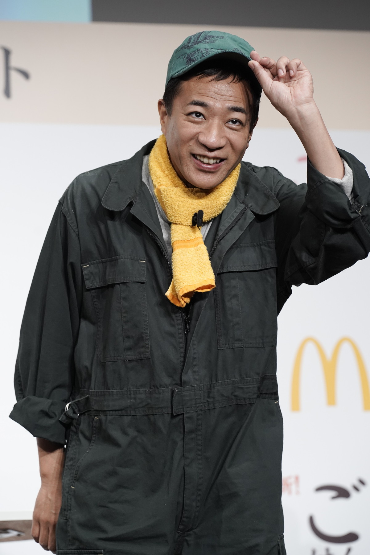 稲作をしているおじさん役の塙宣之さん