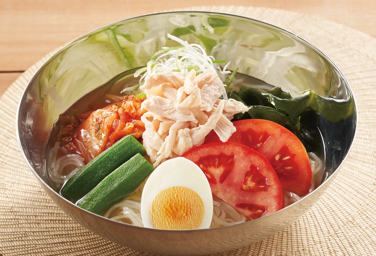 「盛岡冷麵」（989円）