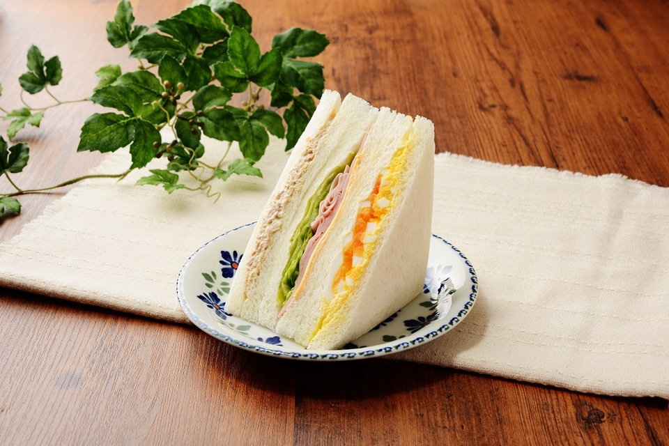 ローソン サンドイッチ 弁当 調理麺の価格はそのまま肉や具を増量 グルメ Watch