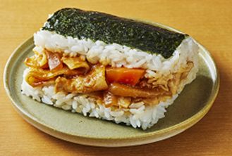 「おにぎりサンド 豚汁風」（225円）