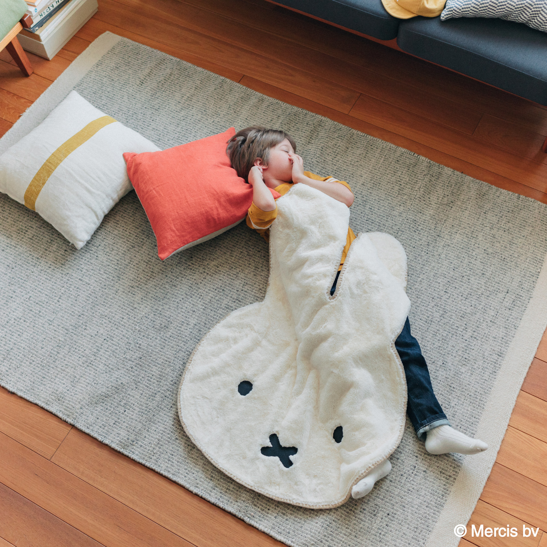 「シルエットブランケット」（3850円）