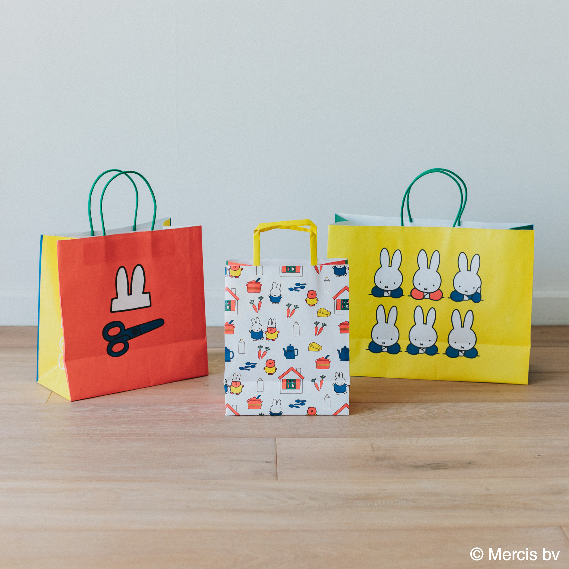 購入者限定・数量限定で特別デザインのコラボショッパーを提供