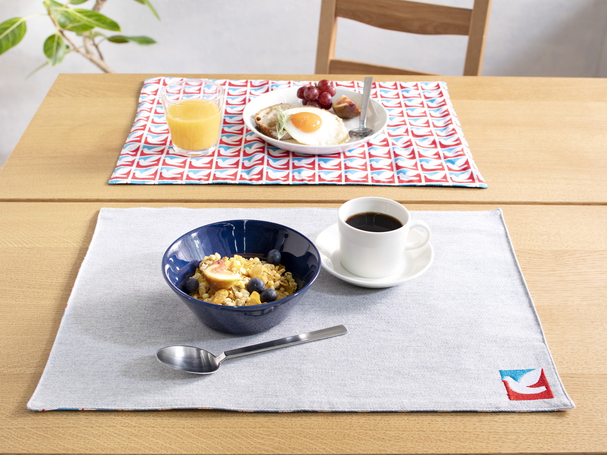 「リバーシブルランチョンマット」（770円）