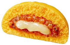 「とろーりチーズとトマトのピザまん」（149円）