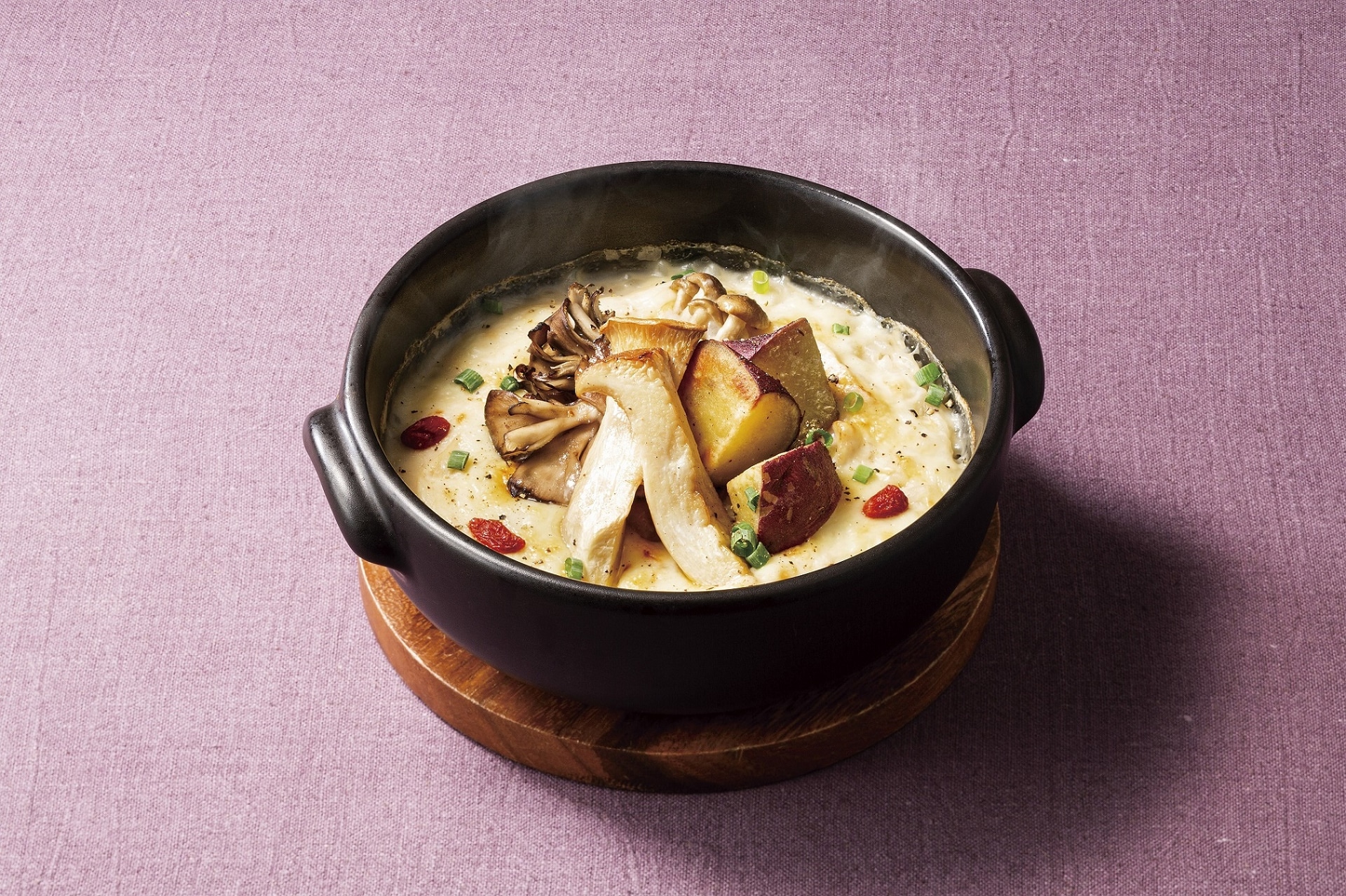 「きのことハーブ鶏の温活ドリア」（990円）