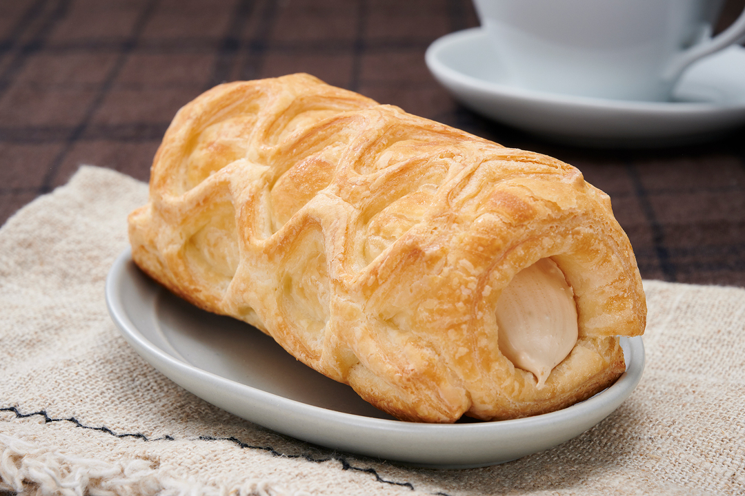 「パイコロネ カフェオレ風味クリーム」（108円）