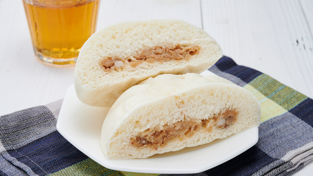 「大きな肉まん」（108円）