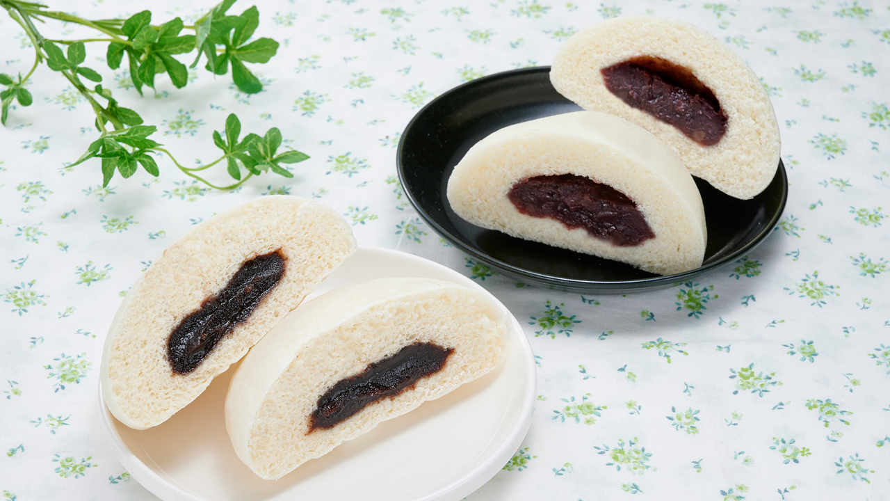 「大きなあんまん（ごまこしあん）」（108円）