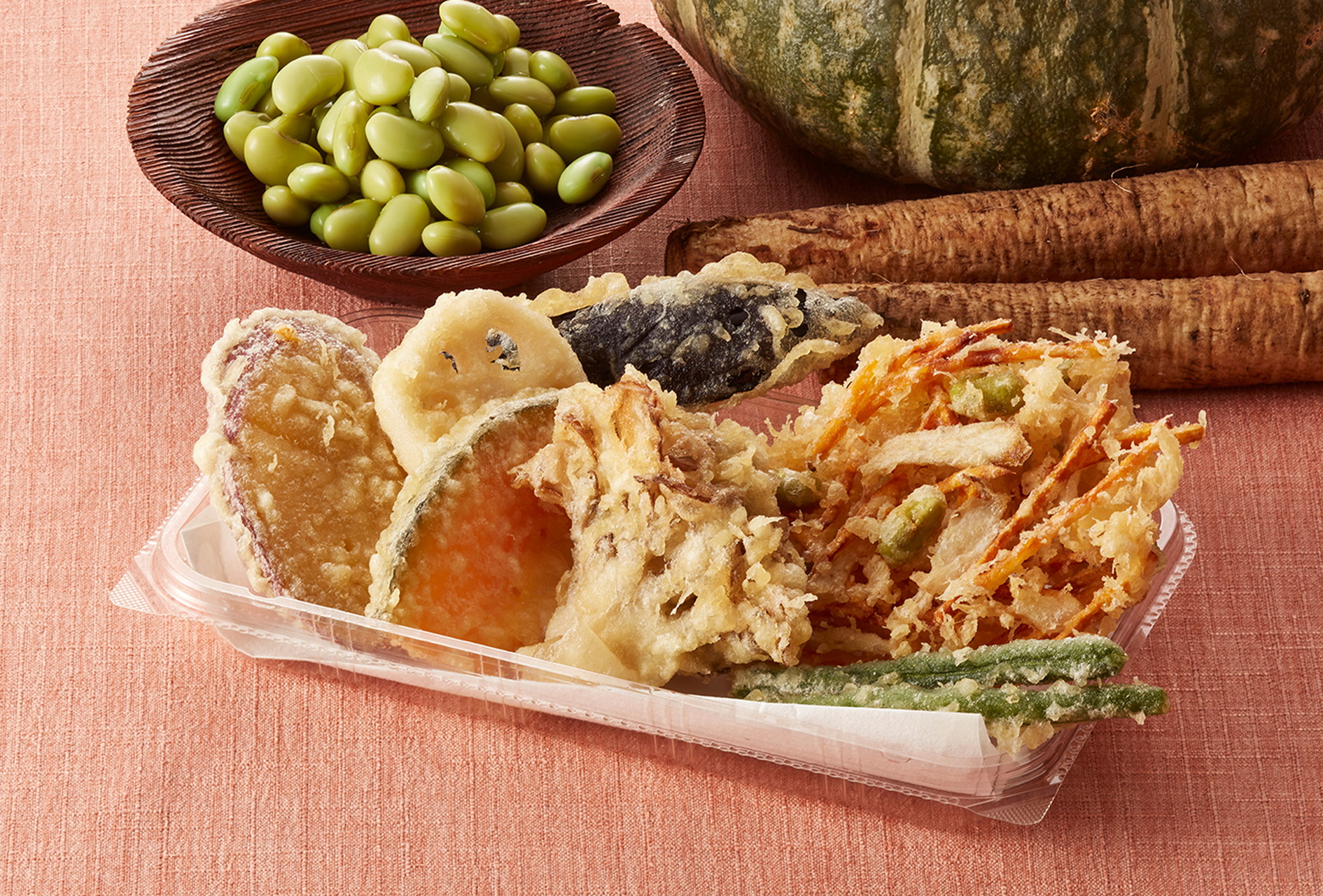 「国産野菜のかき揚げと野菜天ぷら盛合わせ」（700円）
