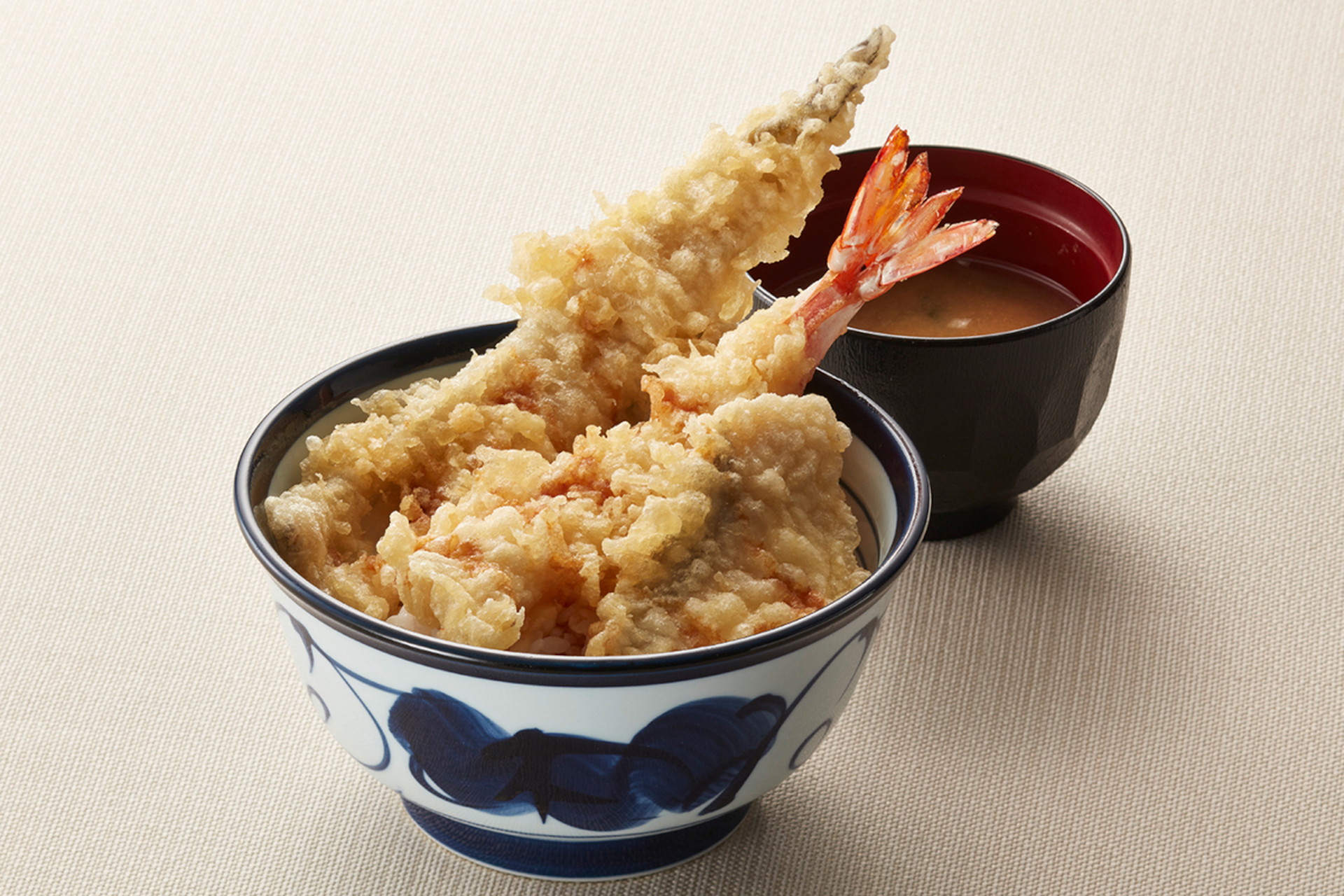 「ごちそう天丼（秋）みそ汁付」（1000円）