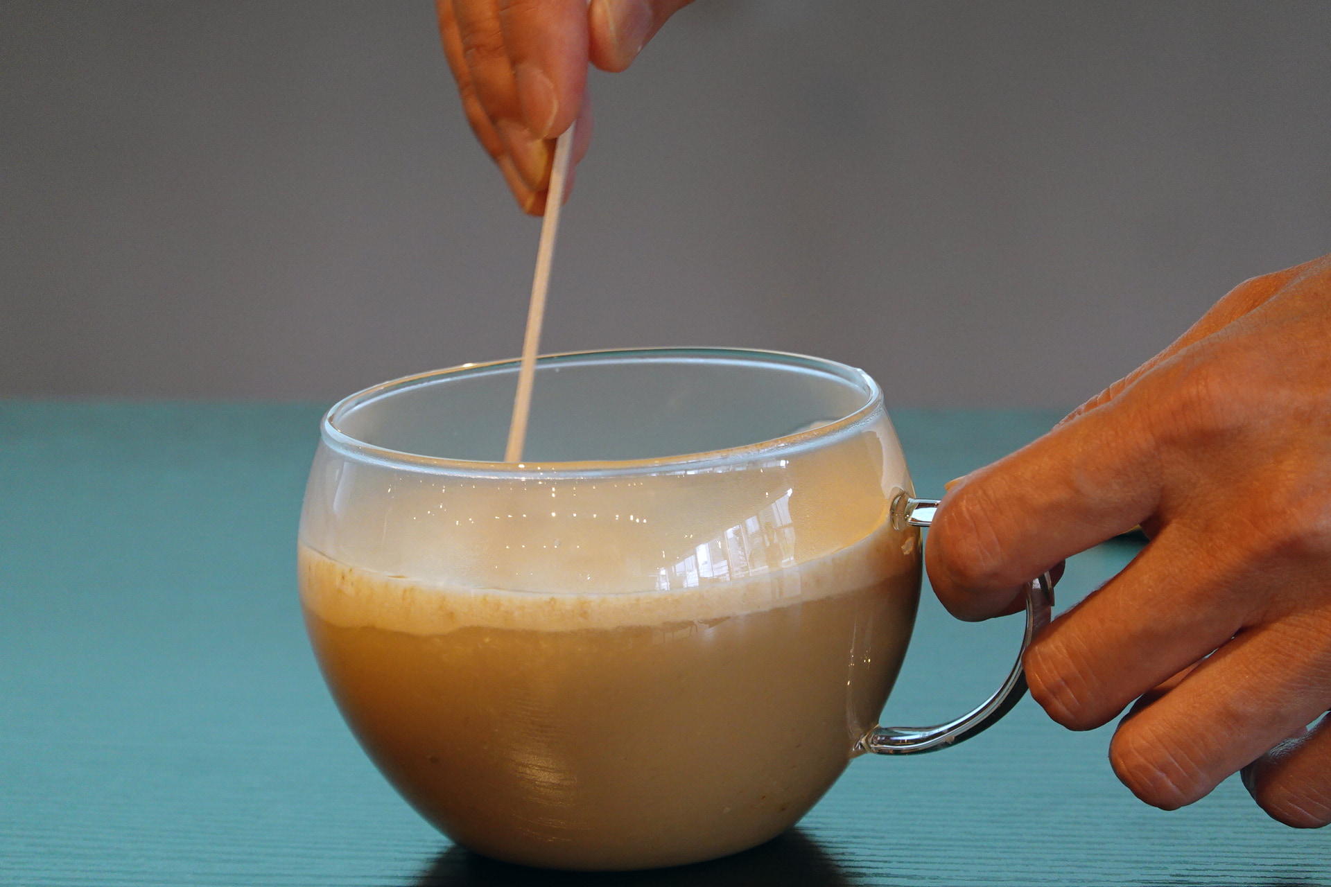 混ぜることでさらにクリーミーな泡立ちに