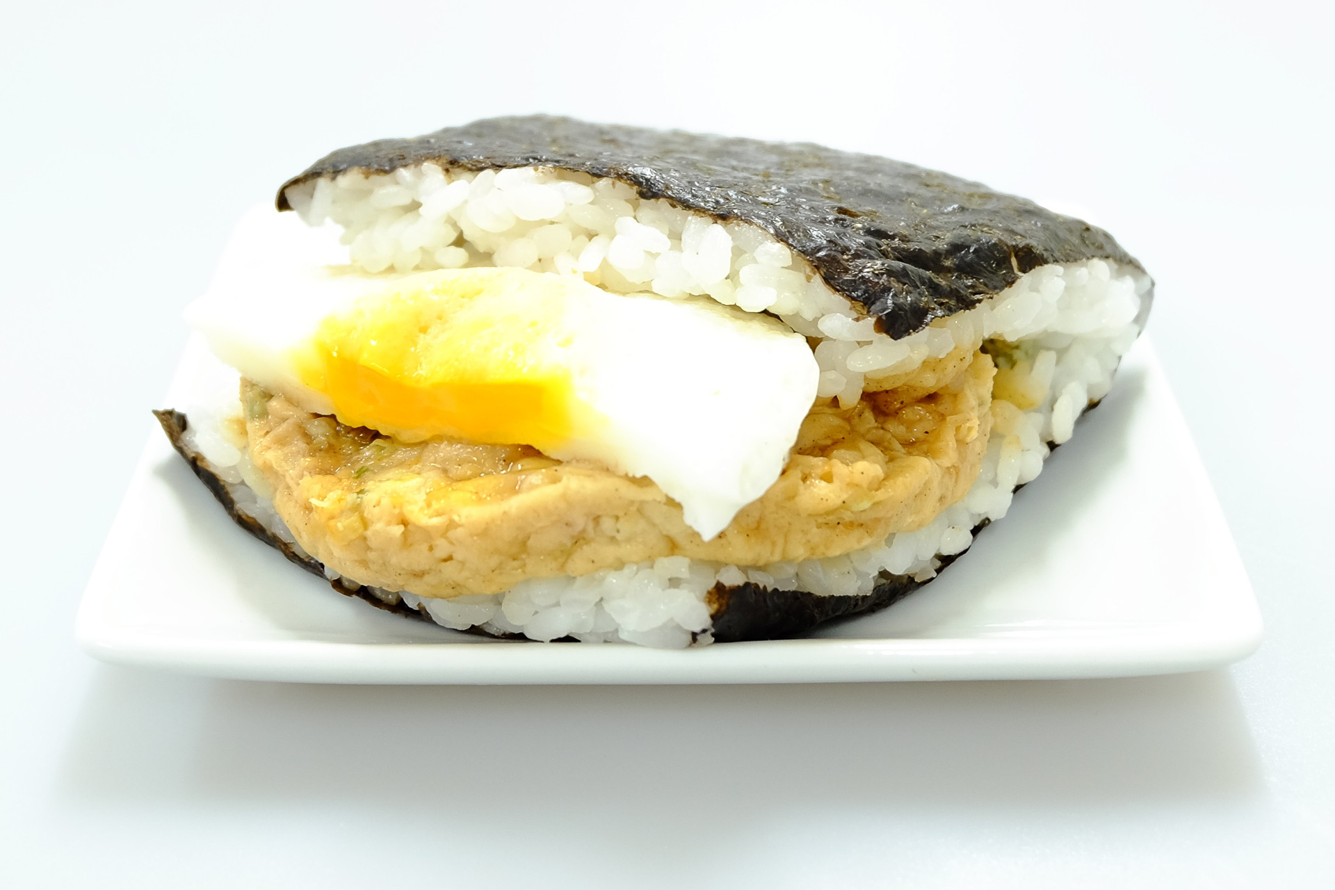 「サンドおむすび お好み焼き（豚玉）」（298円）