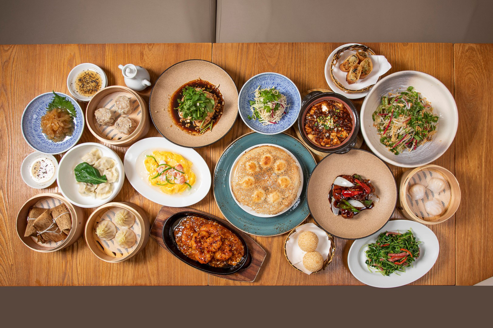 「大連餃子基地DALIAN」（中華料理）